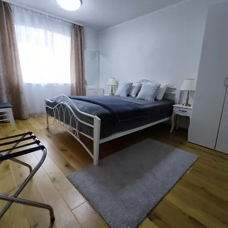 Romantic With Sauna, Free Parking Apartment