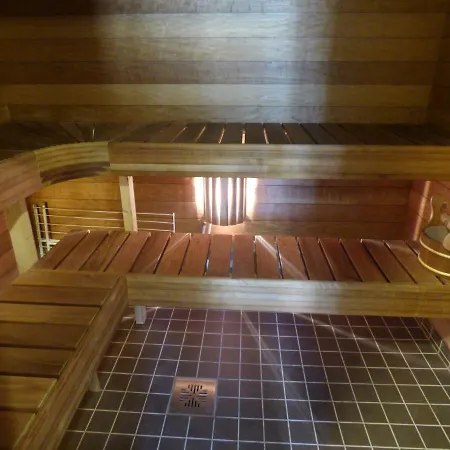 Romantic With Sauna, Free Parking Apartment